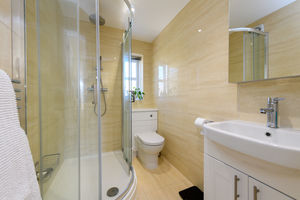 En-Suite Shower- click for photo gallery